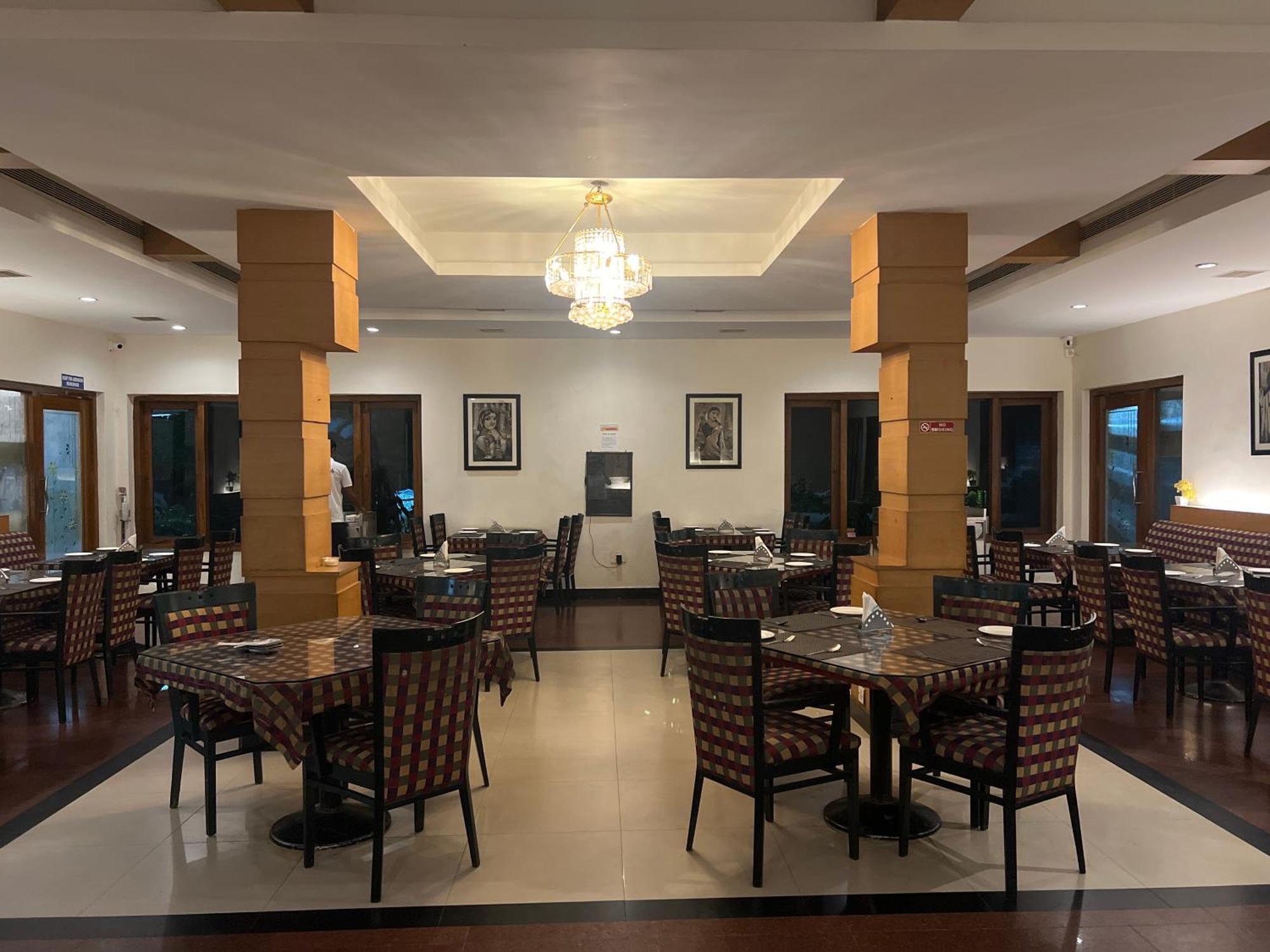 Varada Nagavali Hotel Srikakulam Eksteriør billede