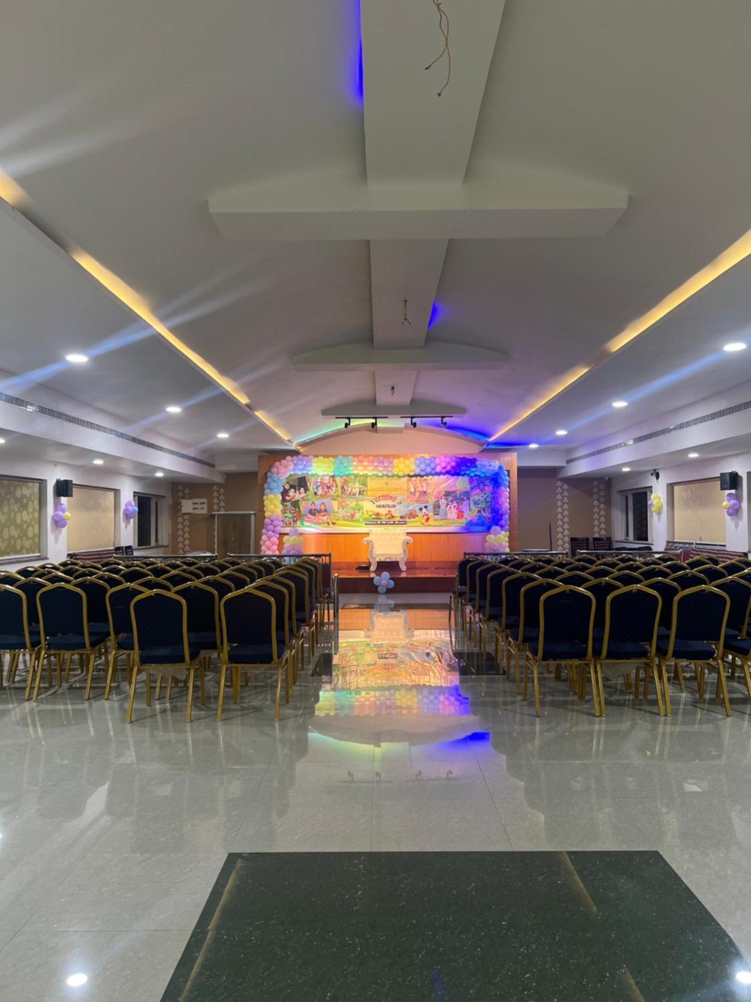 Varada Nagavali Hotel Srikakulam Eksteriør billede