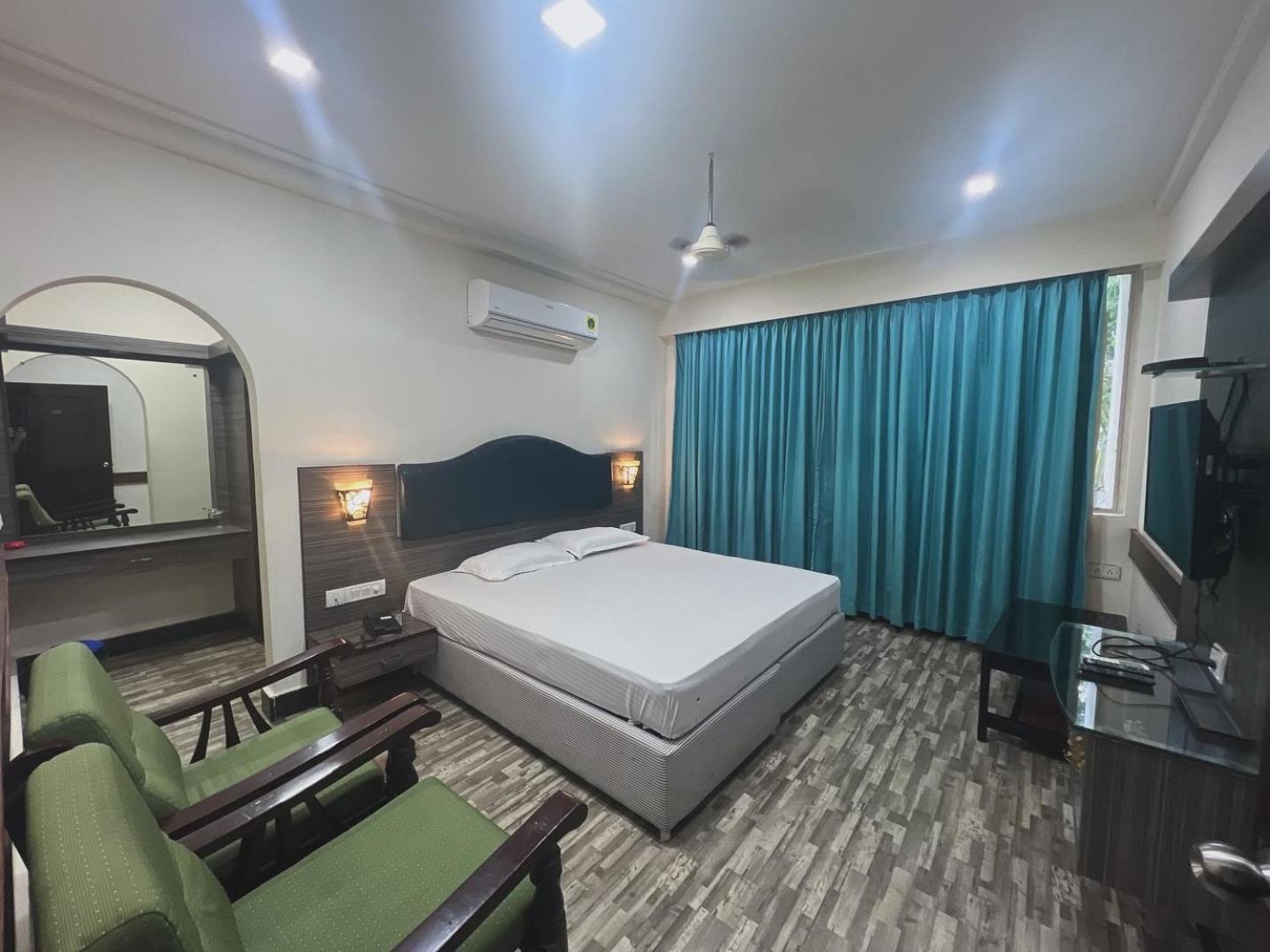 Varada Nagavali Hotel Srikakulam Eksteriør billede